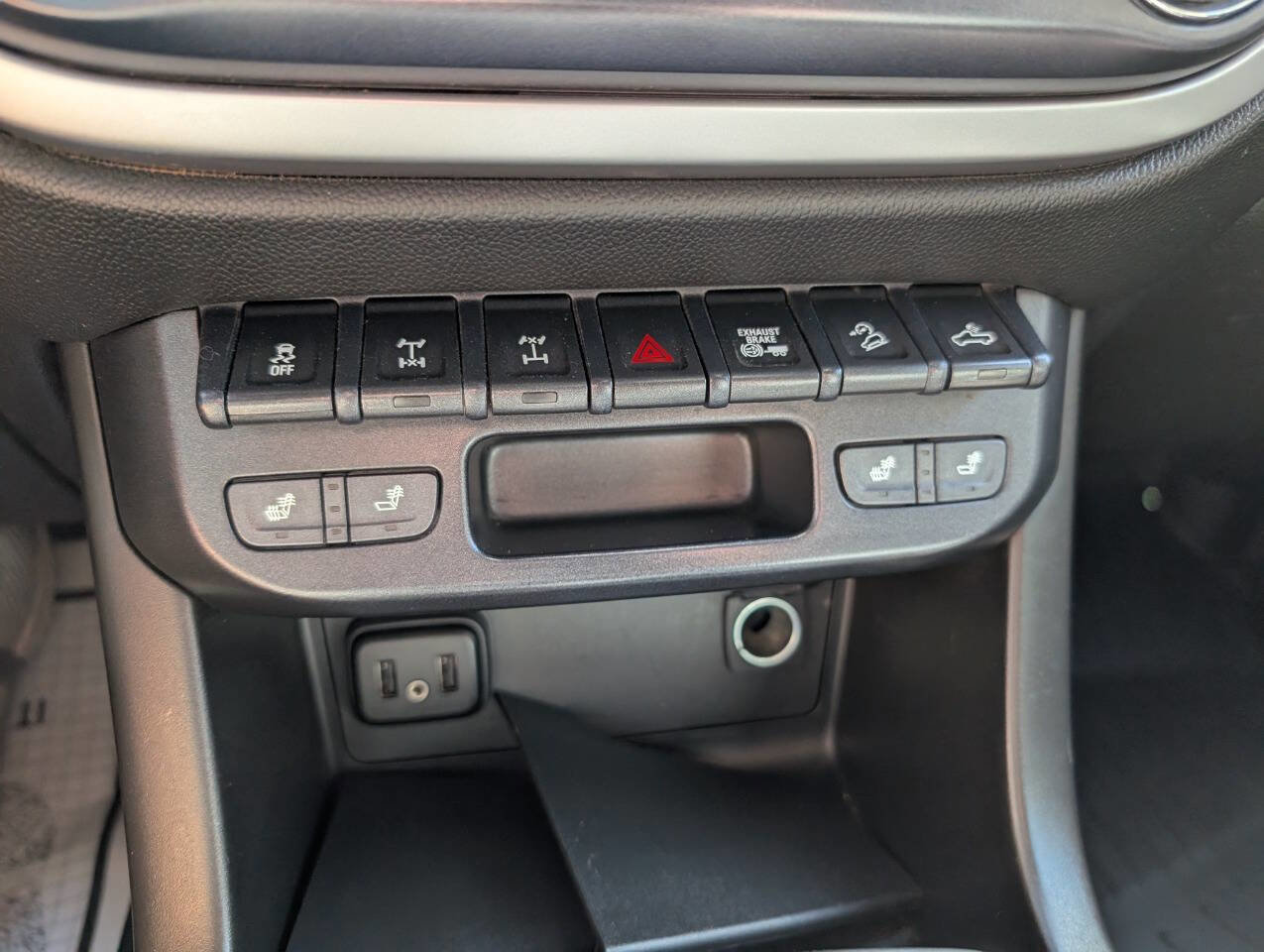 Used 2019 Chevrolet Colorado ZR2 image 24