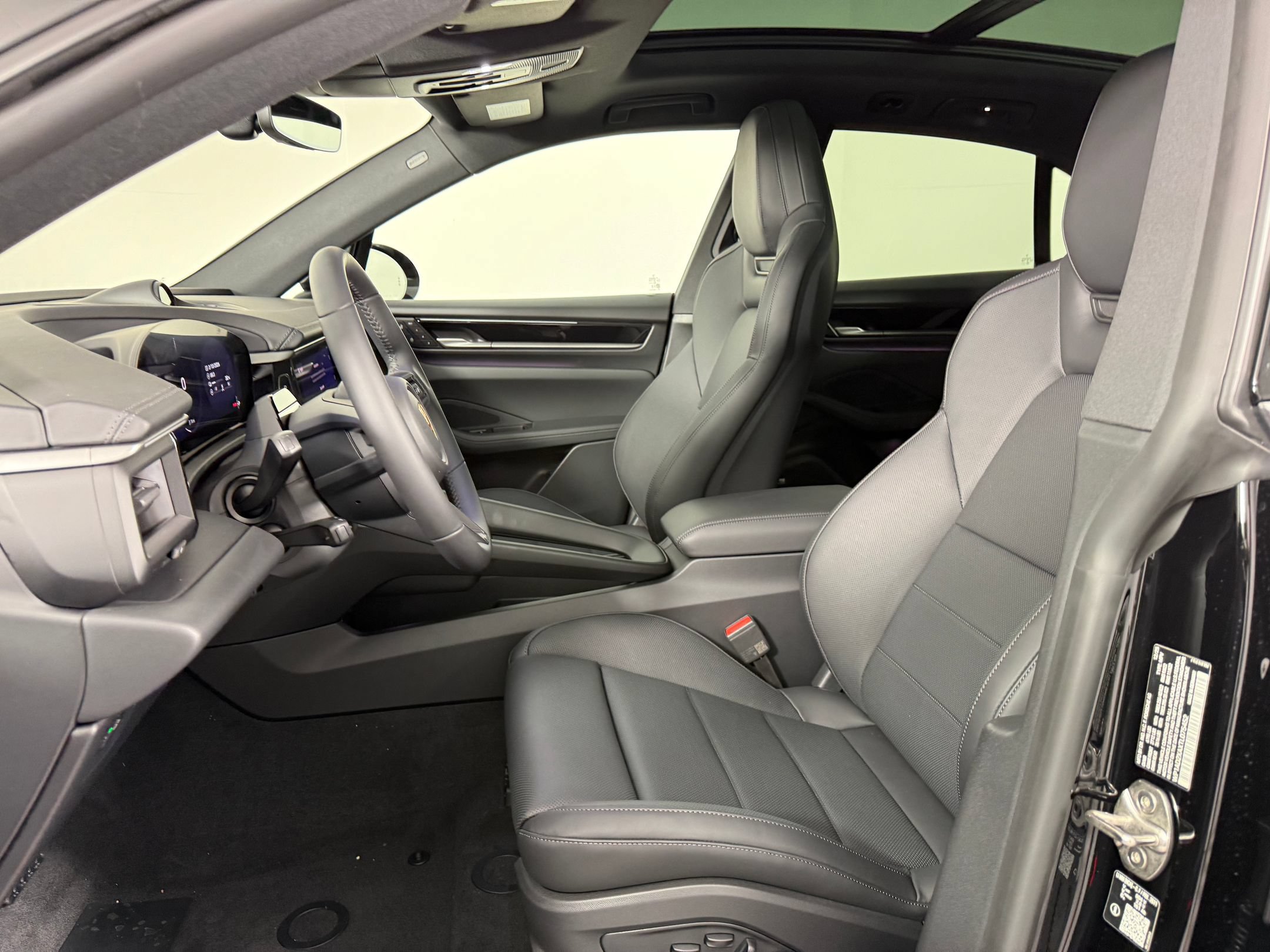Certified 2026 Porsche Macan Electric RWD image 5
