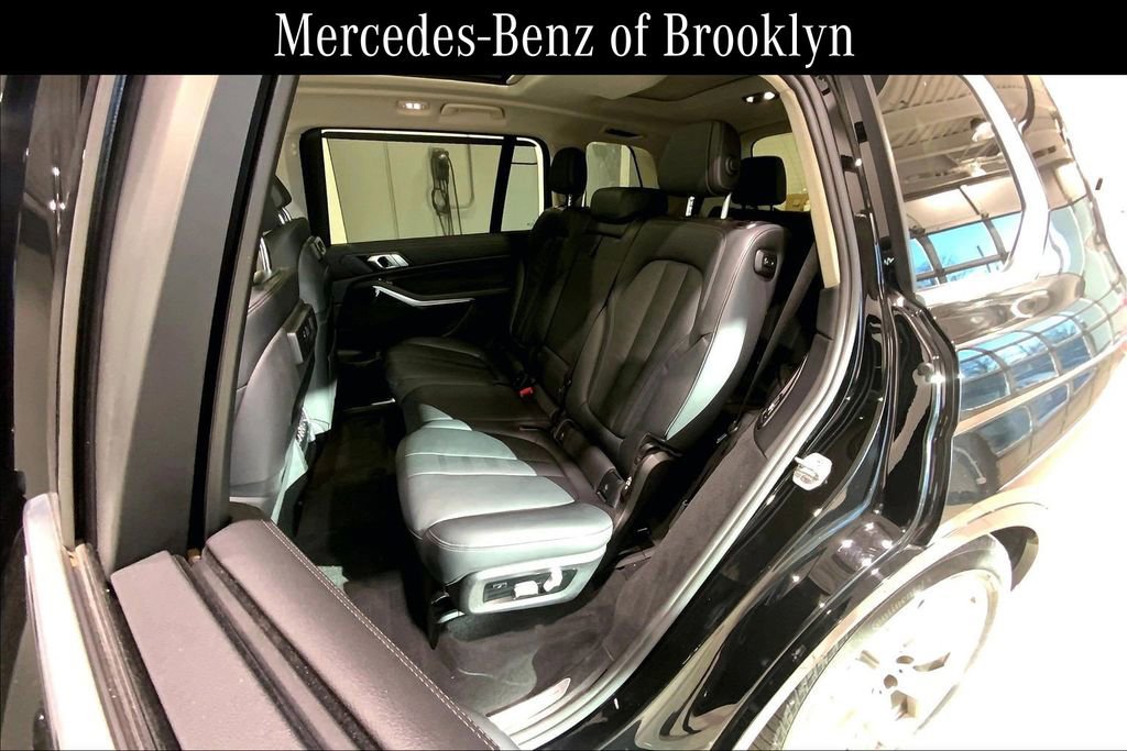 Used 2021 BMW X7 xDrive40i w/ Premium Package 2 image 21