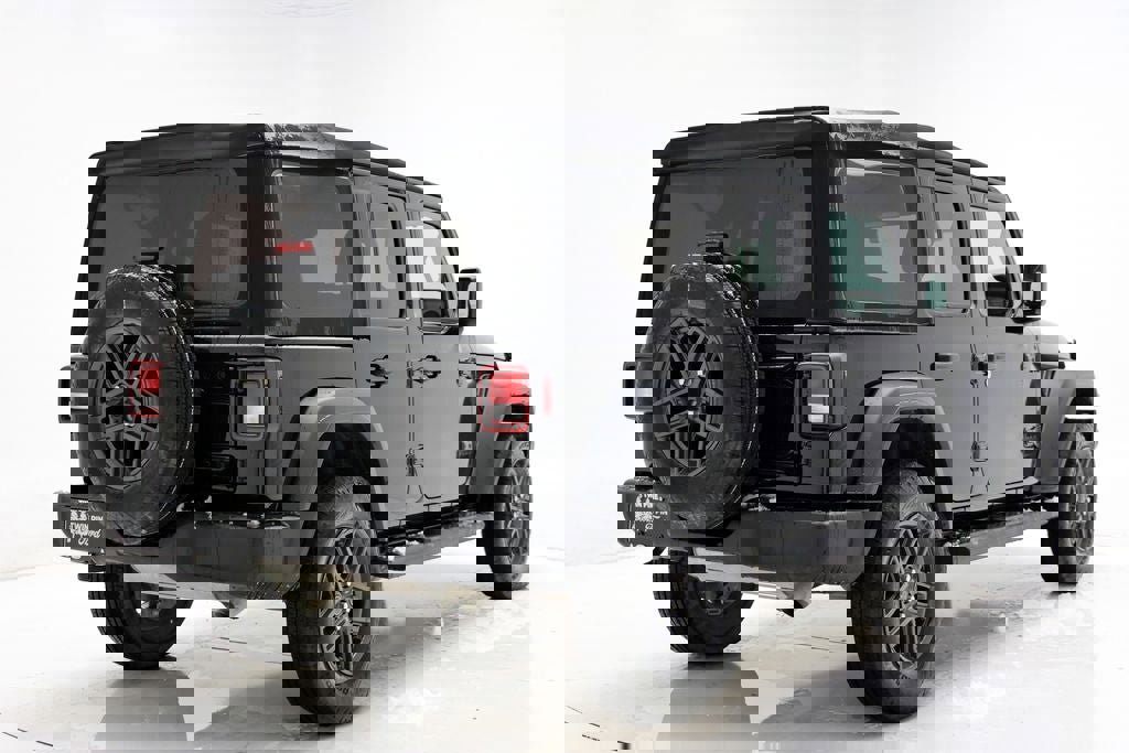 Used 2024 Jeep Wrangler Sport S image 8