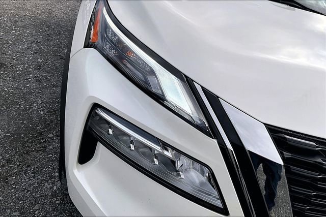 Used 2023 Nissan Rogue SV image 27