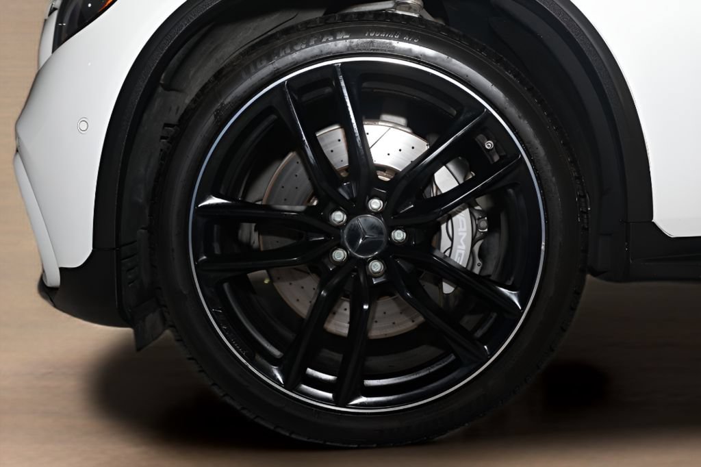 Used 2019 Mercedes-Benz GLC 63 AMG 4MATIC image 28