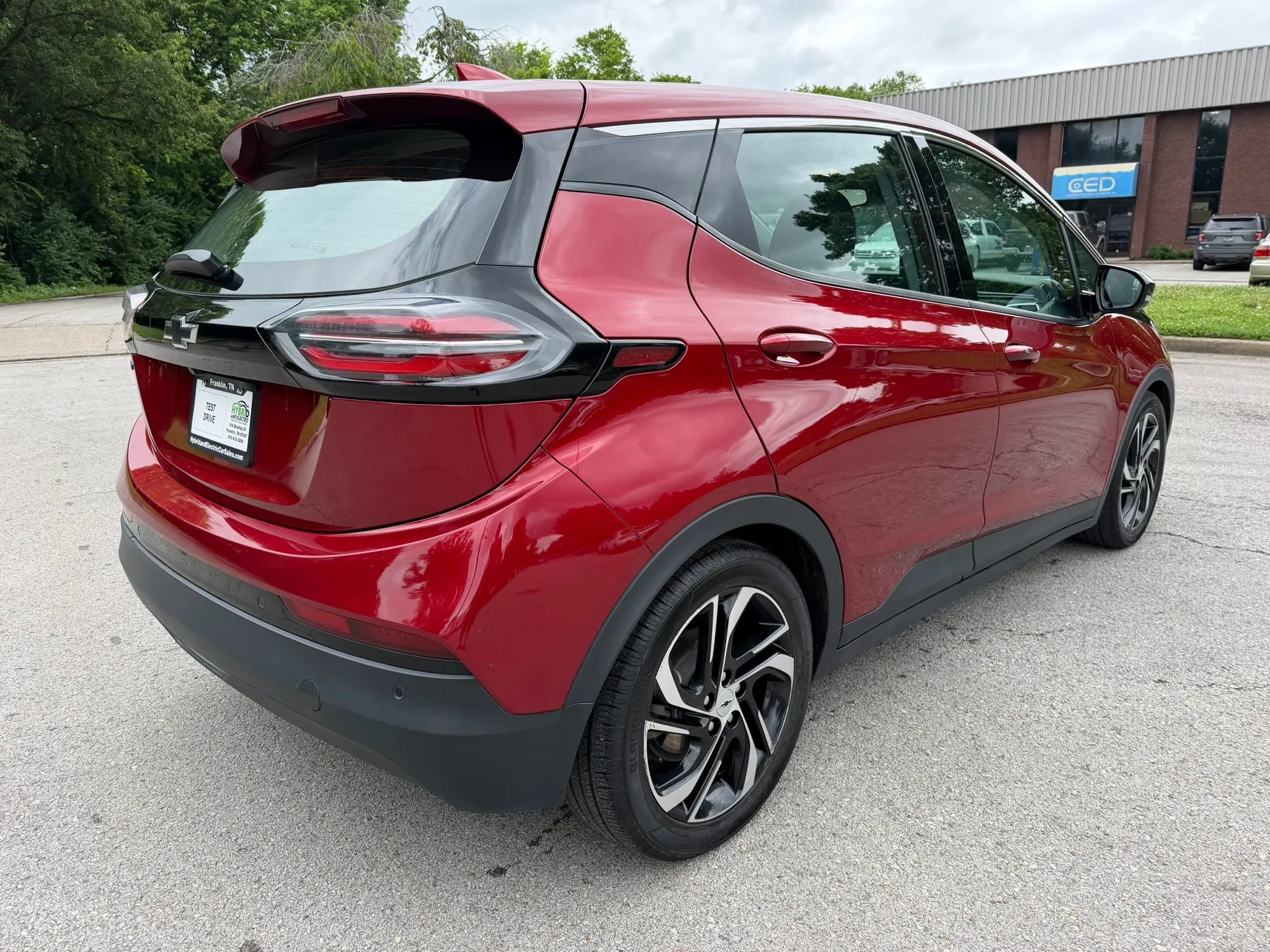 Used 2022 Chevrolet Bolt LT w/ Infotainment Package FWD image 6