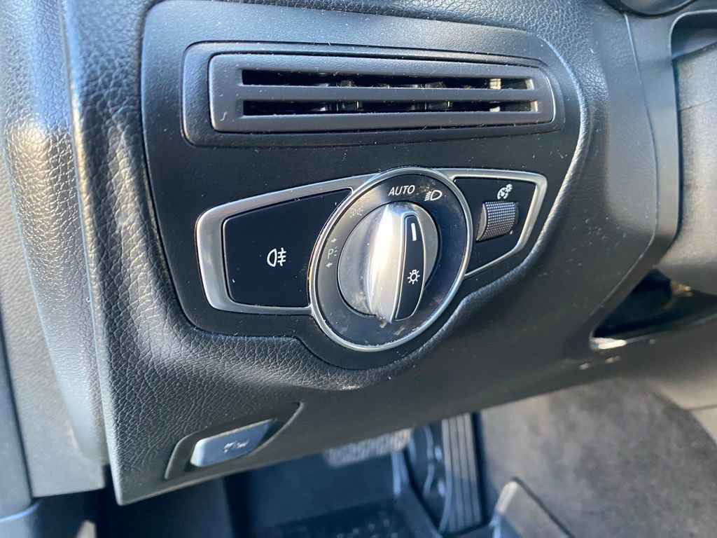 Used 2021 Mercedes-Benz GLC 300 image 17