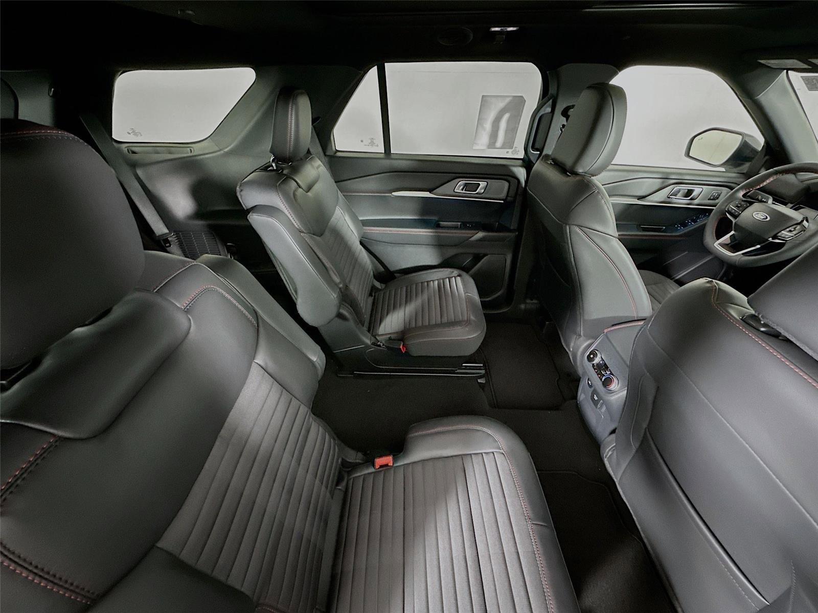 New 2026 Ford Explorer ST-Line w/ ST-Line Street Pack image 26
