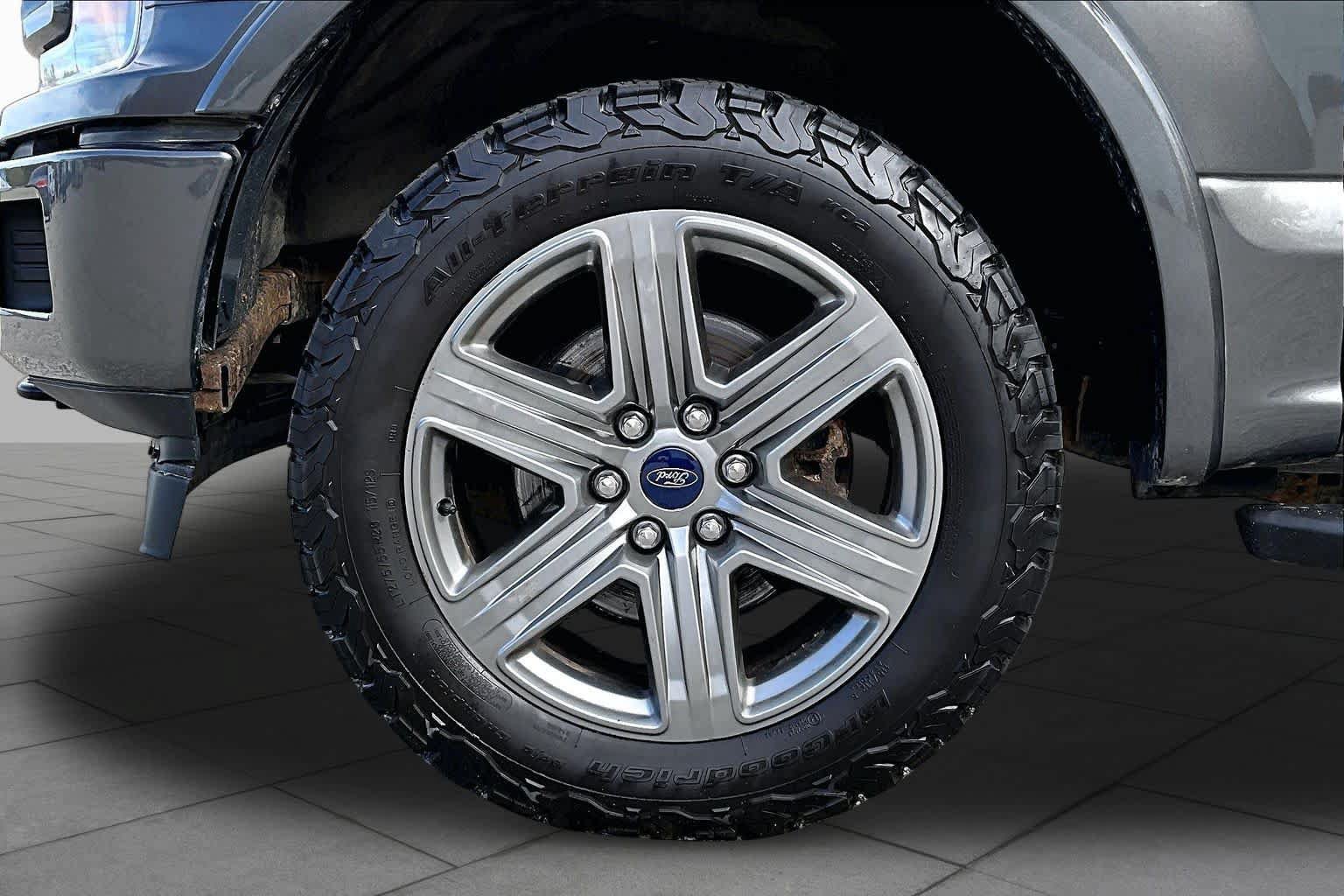 Used 2018 Ford F150 XLT w/ Equipment Group 302A Luxury AWD/4WD image 11