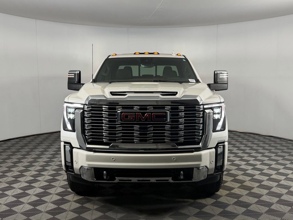 Used 2025 GMC Sierra 3500 Denali w/ Denali Reserve Package AWD/4WD image 4