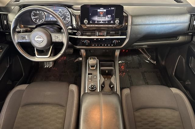Used 2024 Nissan Pathfinder SV AWD/4WD image 15