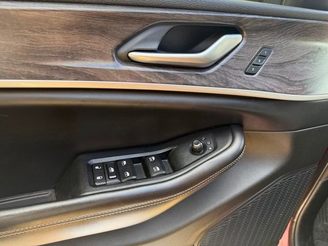 Used 2023 Jeep Grand Cherokee Limited image 23