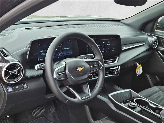 New 2026 Chevrolet Equinox LT w/ Safety and Technology Package image 3