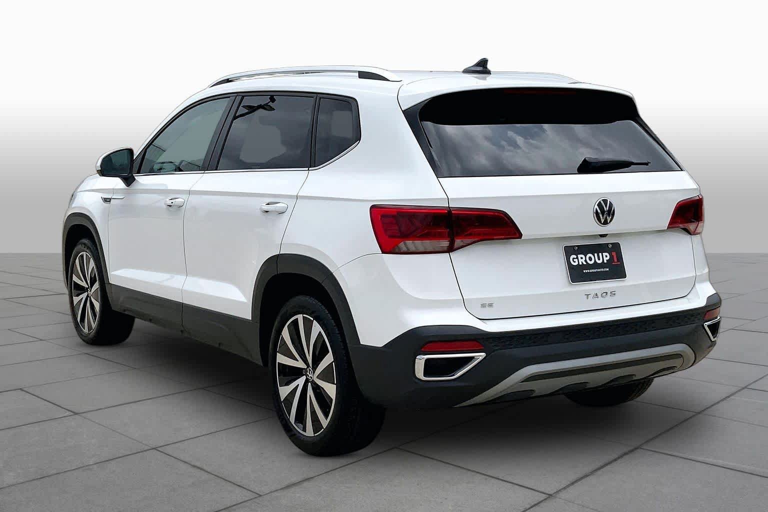 Used 2024 Volkswagen Taos SE FWD image 12