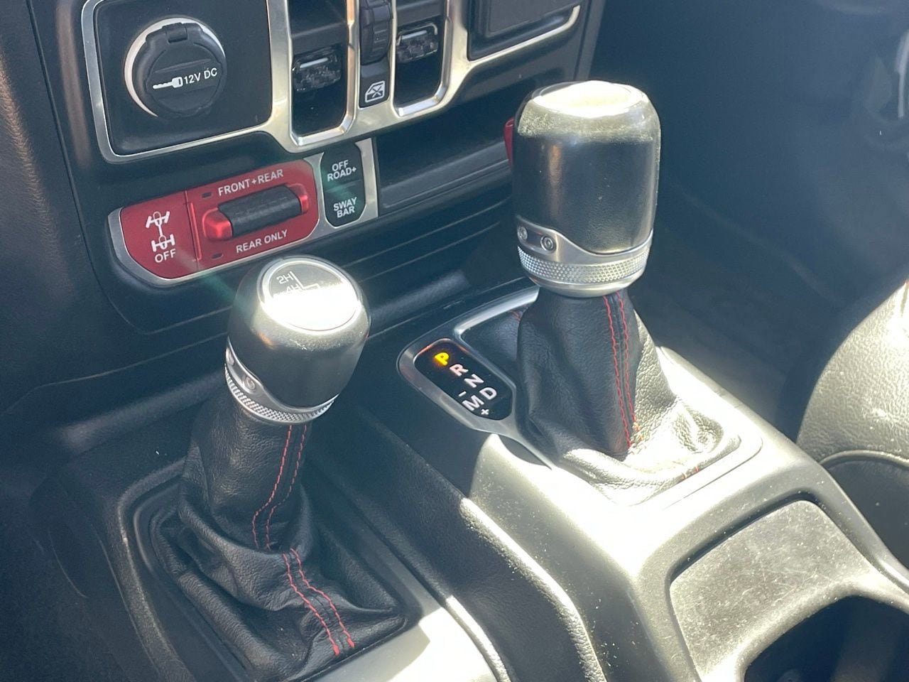 Used 2020 Jeep Gladiator Rubicon AWD/4WD image 6