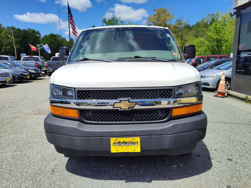 Used 2018 Chevrolet Express 2500 w/ Driver Convenience Package image 4