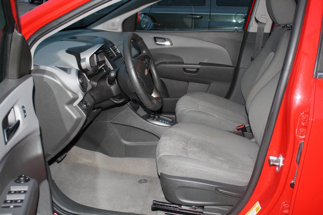 Used 2016 Chevrolet Sonic LT image 6
