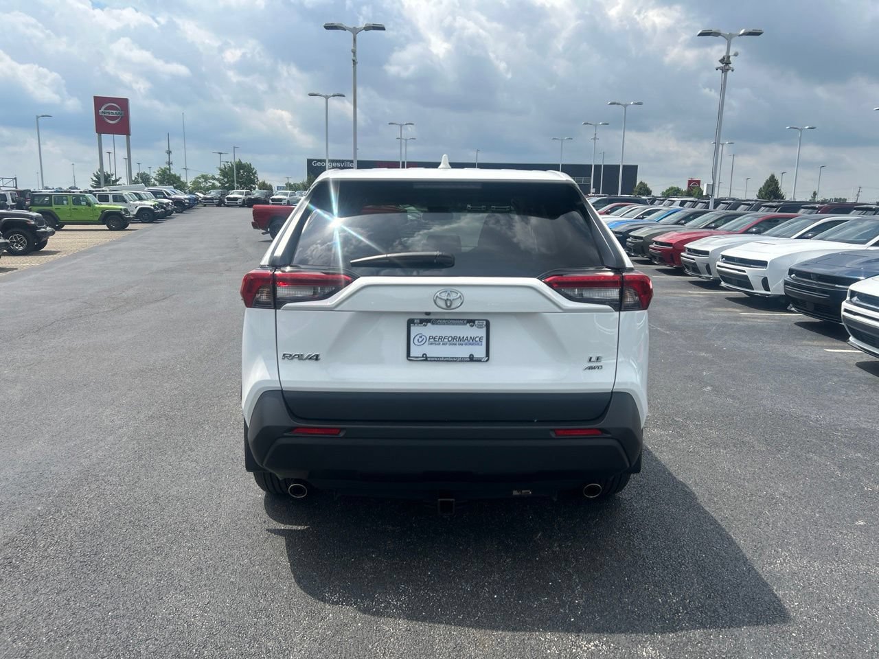 Used 2024 Toyota RAV4 LE AWD/4WD image 4