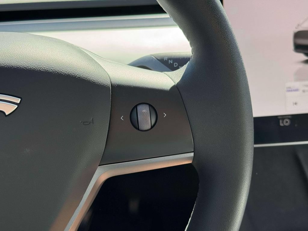 Used 2023 Tesla Model Y Long Range AWD/4WD image 25