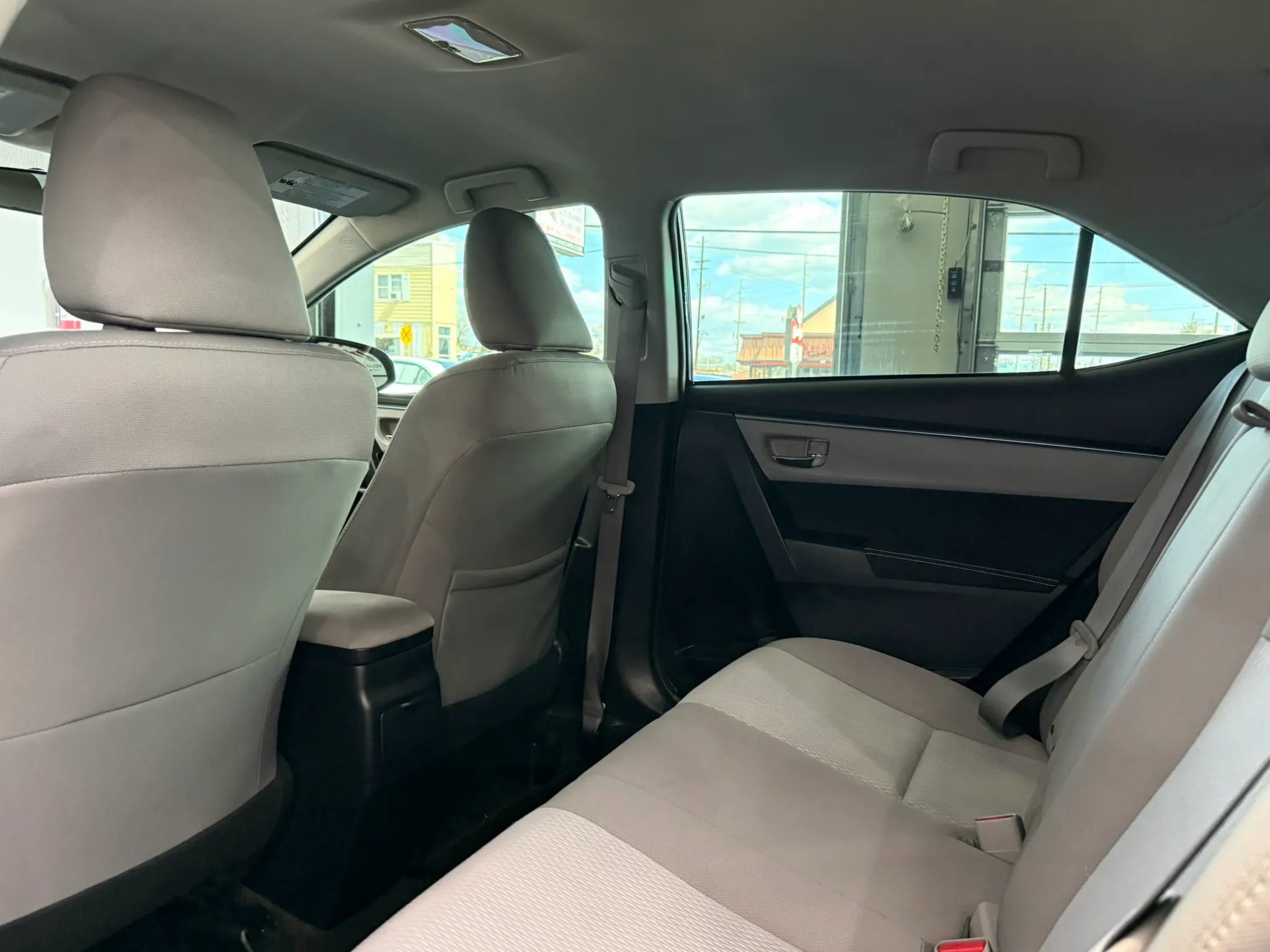 Used 2016 Toyota Corolla LE FWD image 26