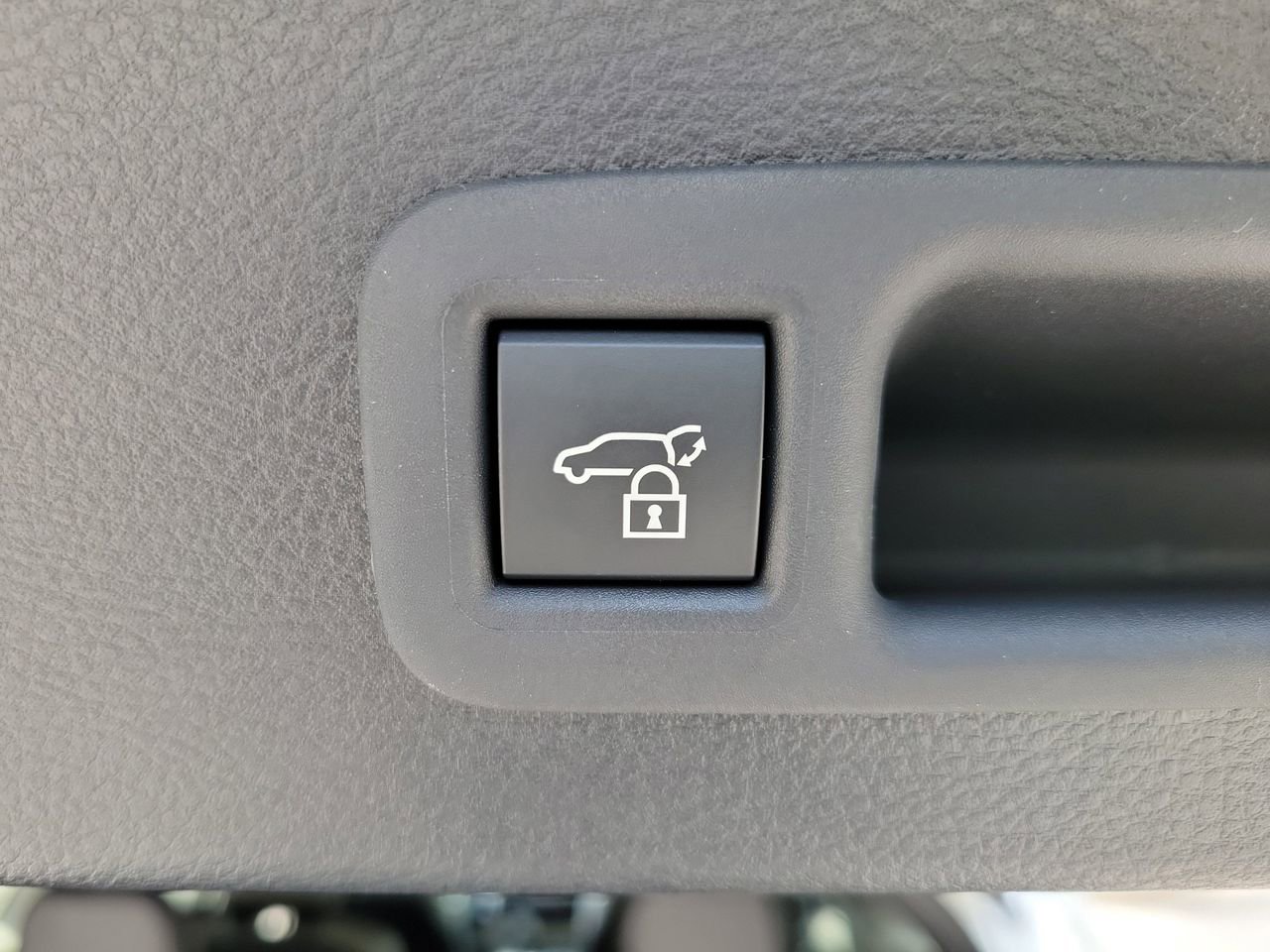 New 2026 Toyota Sienna Limited image 10