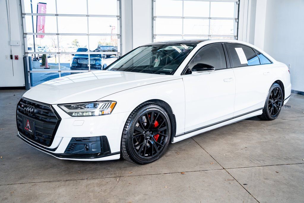 Used 2020 Audi S8 L w/ S8 Executive Package image 11