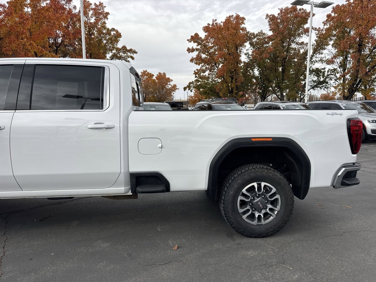 Used 2025 GMC Sierra 3500 SLE w/ SLE Value Package image 13