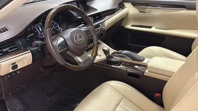 Used 2016 Lexus ES 350 w/ Luxury Package w/Wood Trim FWD image 26