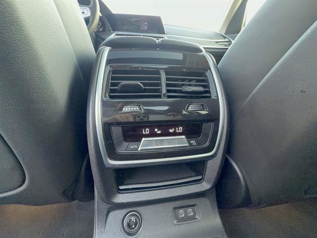 Used 2022 BMW X7 xDrive40i w/ Executive Package AWD/4WD image 33