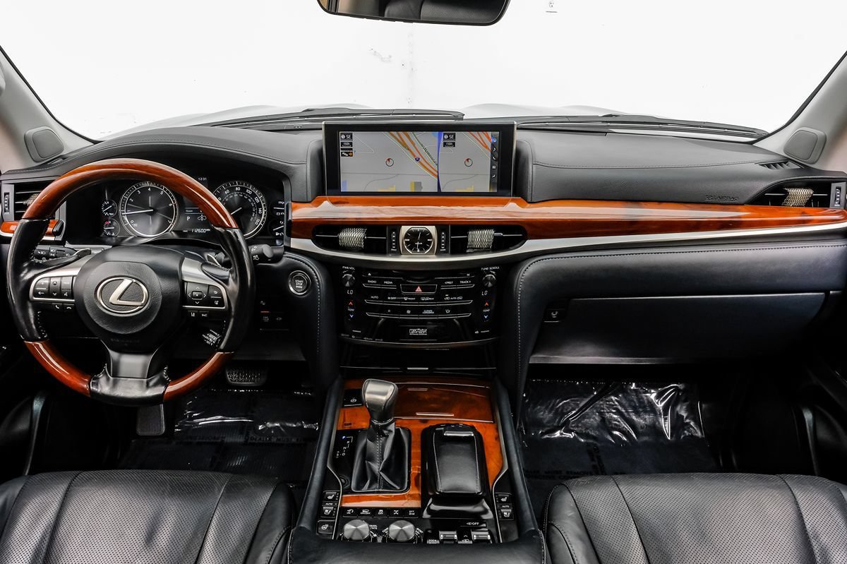 Used 2019 Lexus LX 570 4WD w/ Luxury Package image 9