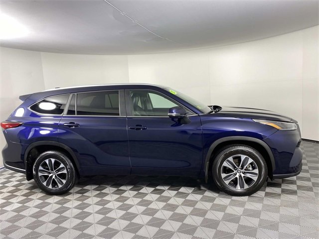 Used 2023 Toyota Highlander XLE image 10