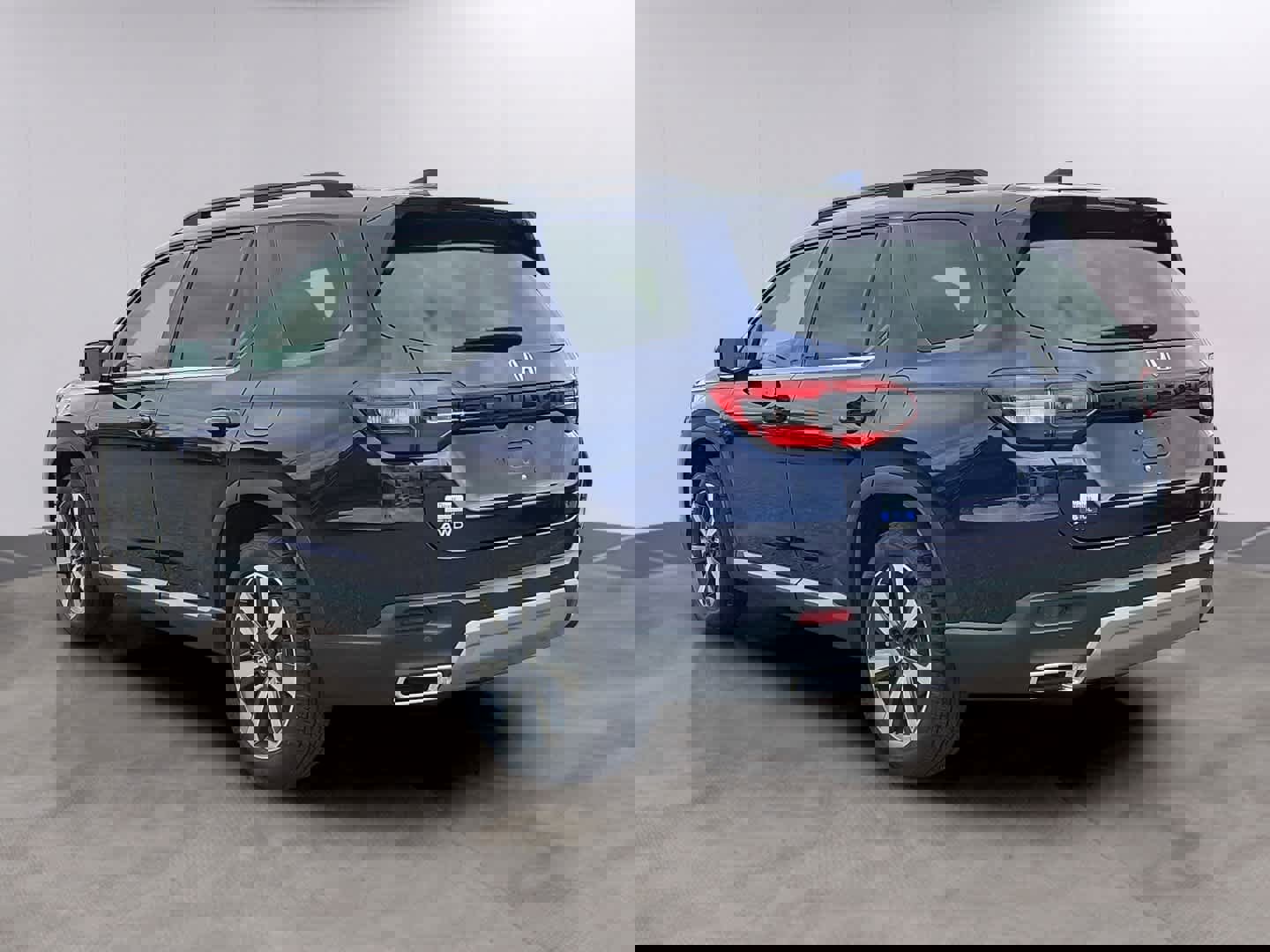 Certified 2025 Honda Pilot Touring image 6