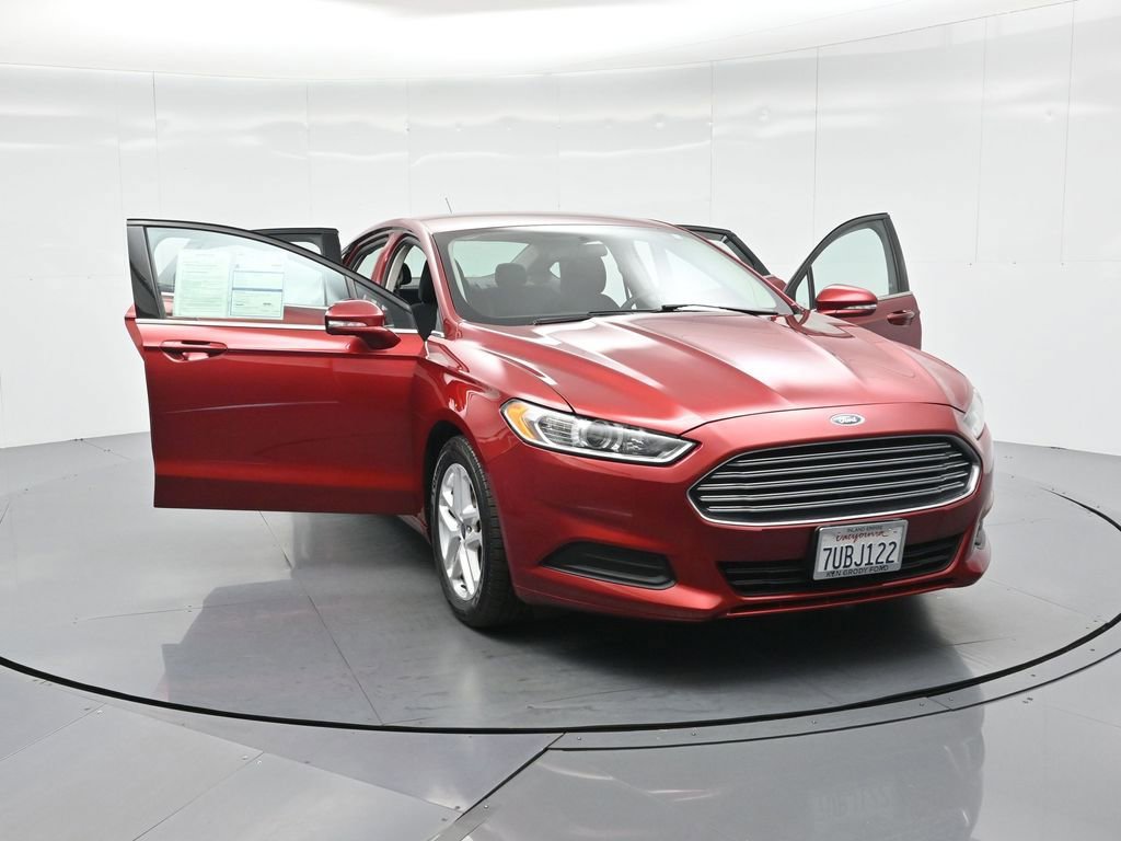 Used 2016 Ford Fusion SE FWD image 30