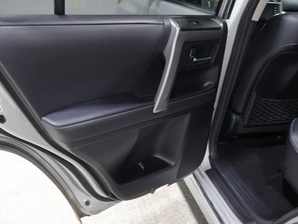 Used 2022 Toyota 4Runner Limited AWD/4WD image 19