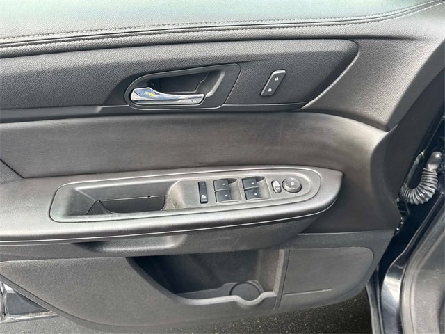 Used 2015 GMC Acadia SLE image 16