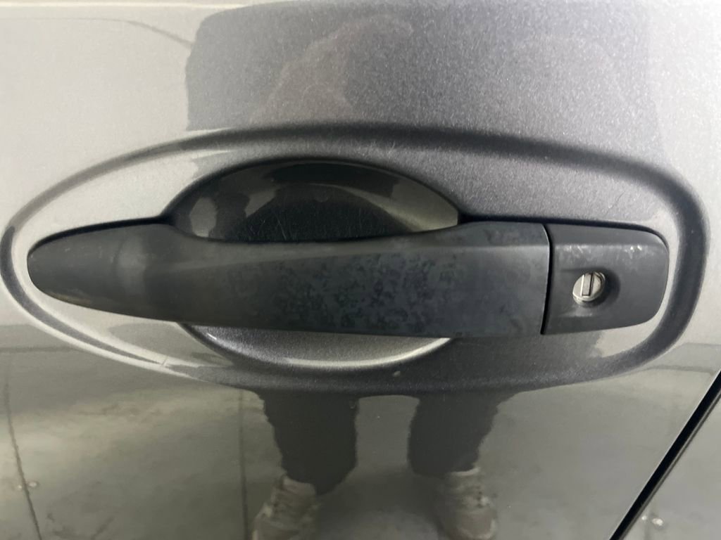 Used 2019 Nissan Rogue S image 40