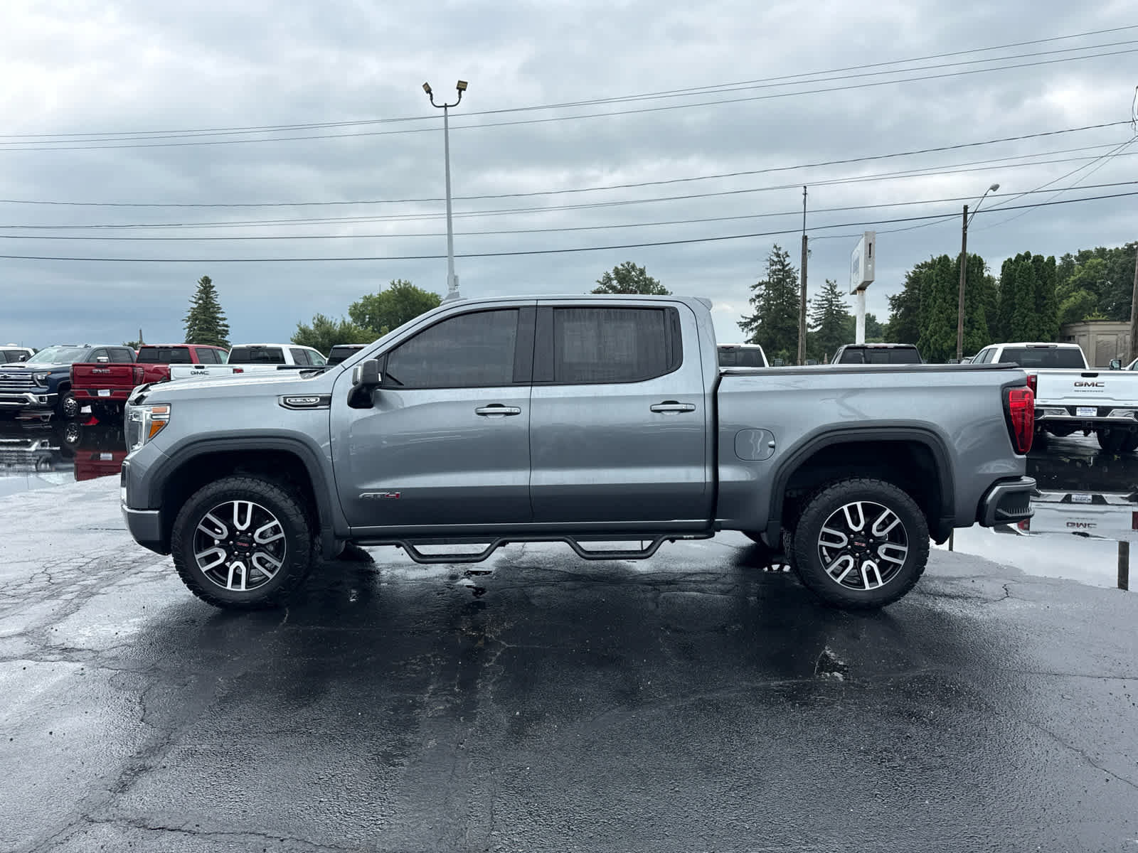 Certified 2021 GMC Sierra 1500 AT4 w/ AT4 Premium Package AWD/4WD image 2