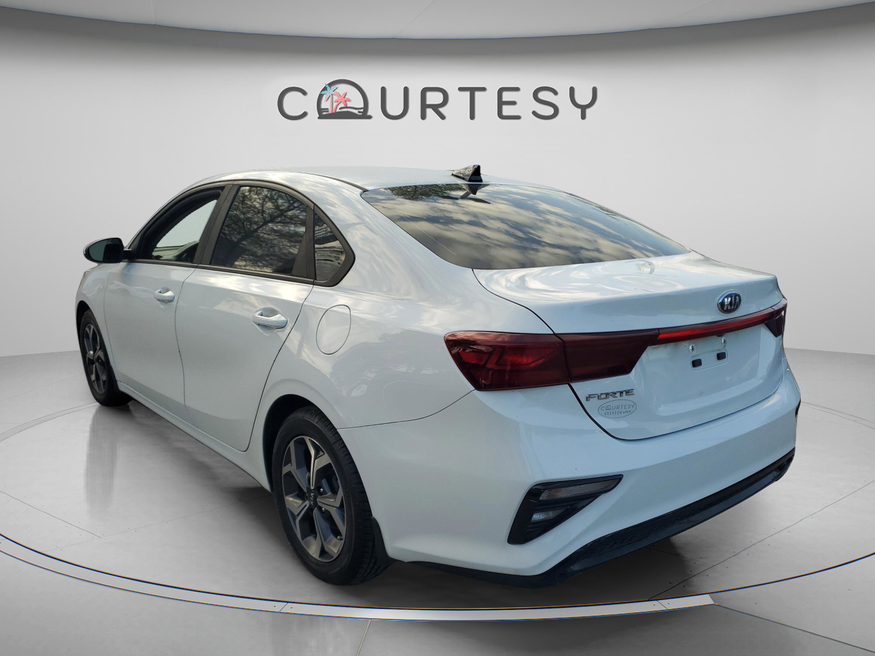 Certified 2021 Kia Forte LXS image 2