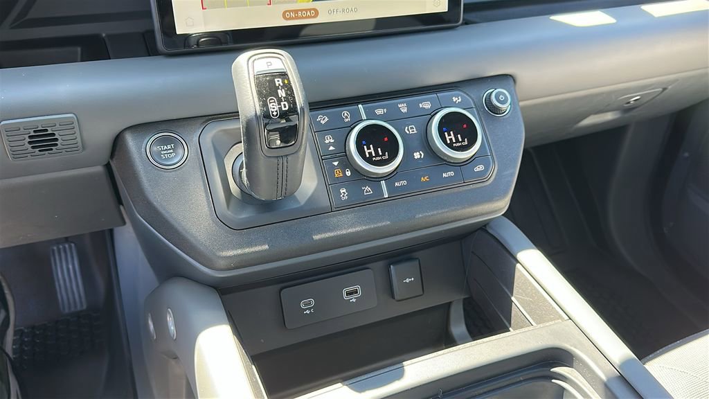 Certified 2023 Land Rover Defender 110 X-Dynamic SE image 17
