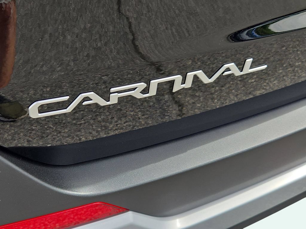 Certified 2025 Kia Carnival FWD image 12