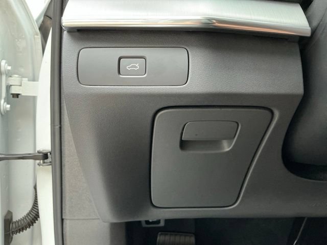 Certified 2025 Volvo XC90 B5 Core AWD/4WD image 21