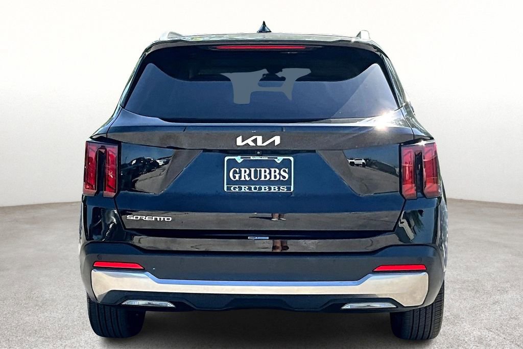 Used 2024 Kia Sorento S image 6