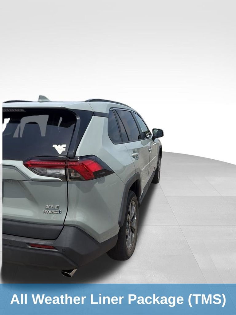 Used 2022 Toyota RAV4 XLE Premium AWD/4WD image 9