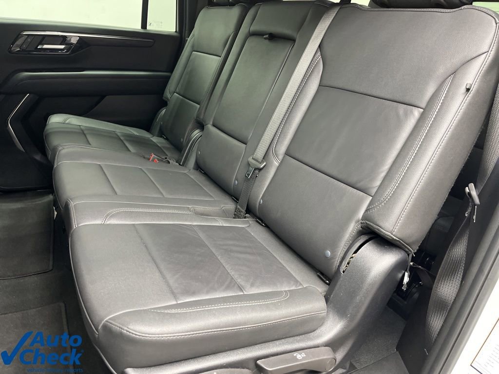 Used 2025 Chevrolet Suburban Z71 image 20