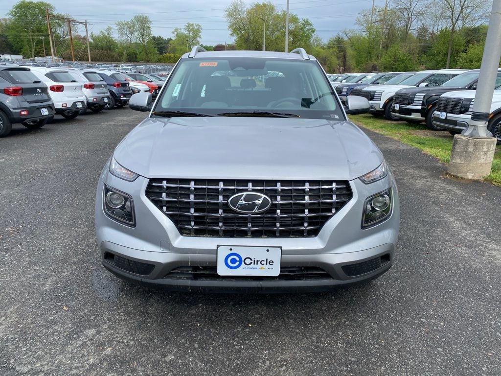 New 2026 Hyundai Venue SEL FWD image 2