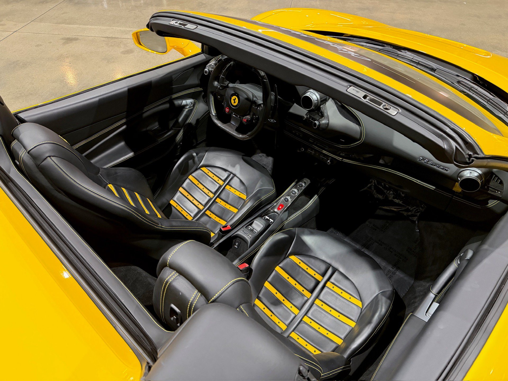 Used 2023 Ferrari F8 Tributo RWD image 40