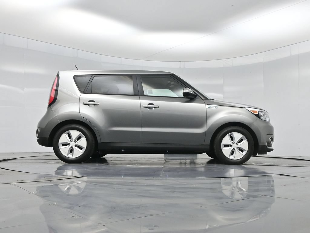 Used 2016 Kia Soul EV + FWD image 51