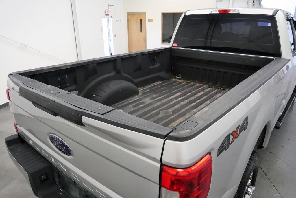 Used 2017 Ford F350 XL w/ STX Appearance Package AWD/4WD image 40