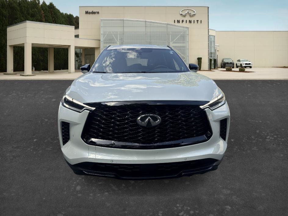 Certified 2025 INFINITI QX60 Luxe w/ Black Edition FWD image 2