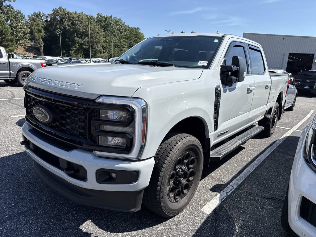 Used 2025 Ford F250 XLT w/ Black Appearance Package AWD/4WD image 8