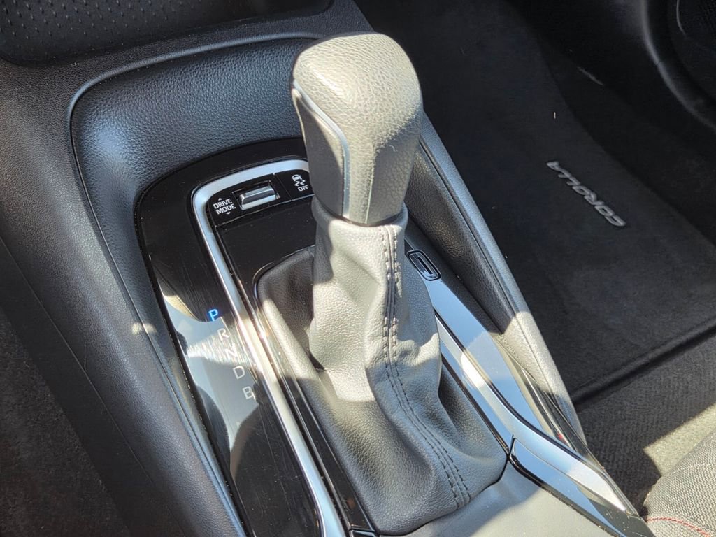 Certified 2025 Toyota Corolla SE image 27