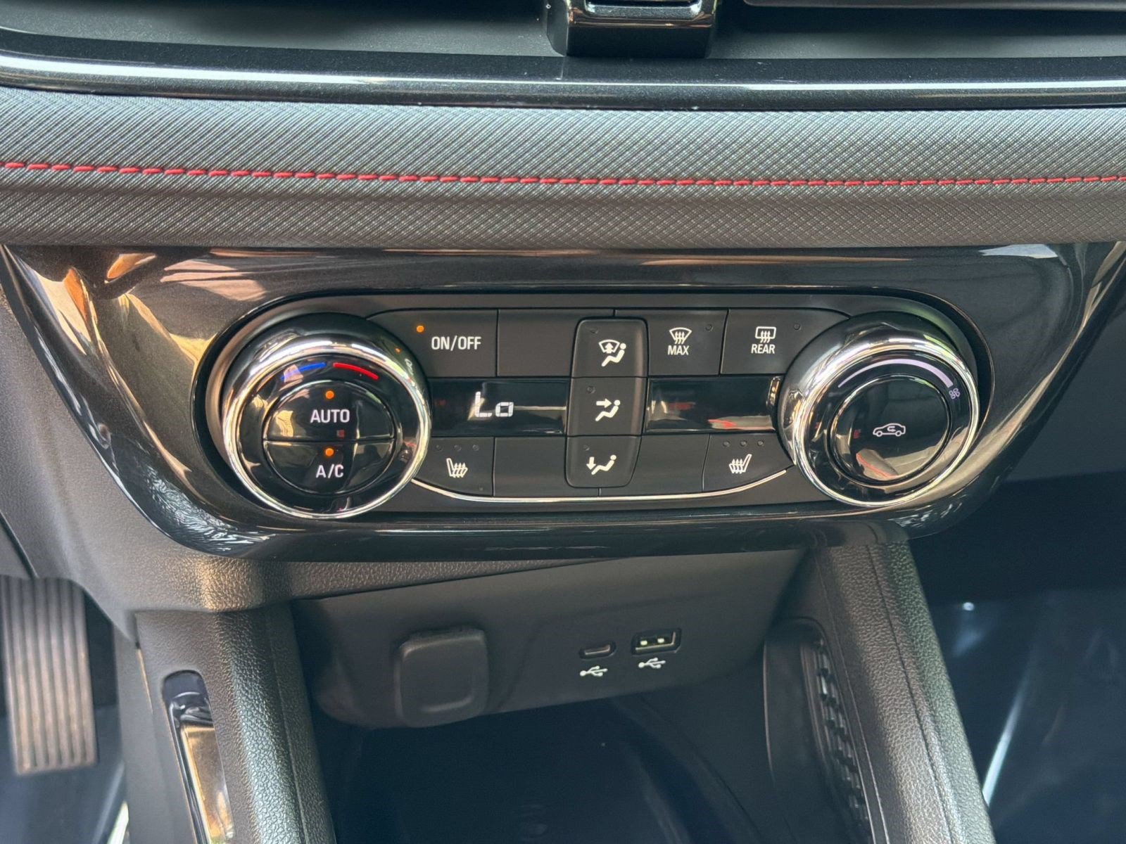 Used 2024 Chevrolet TrailBlazer RS w/ Convenience Package FWD image 18