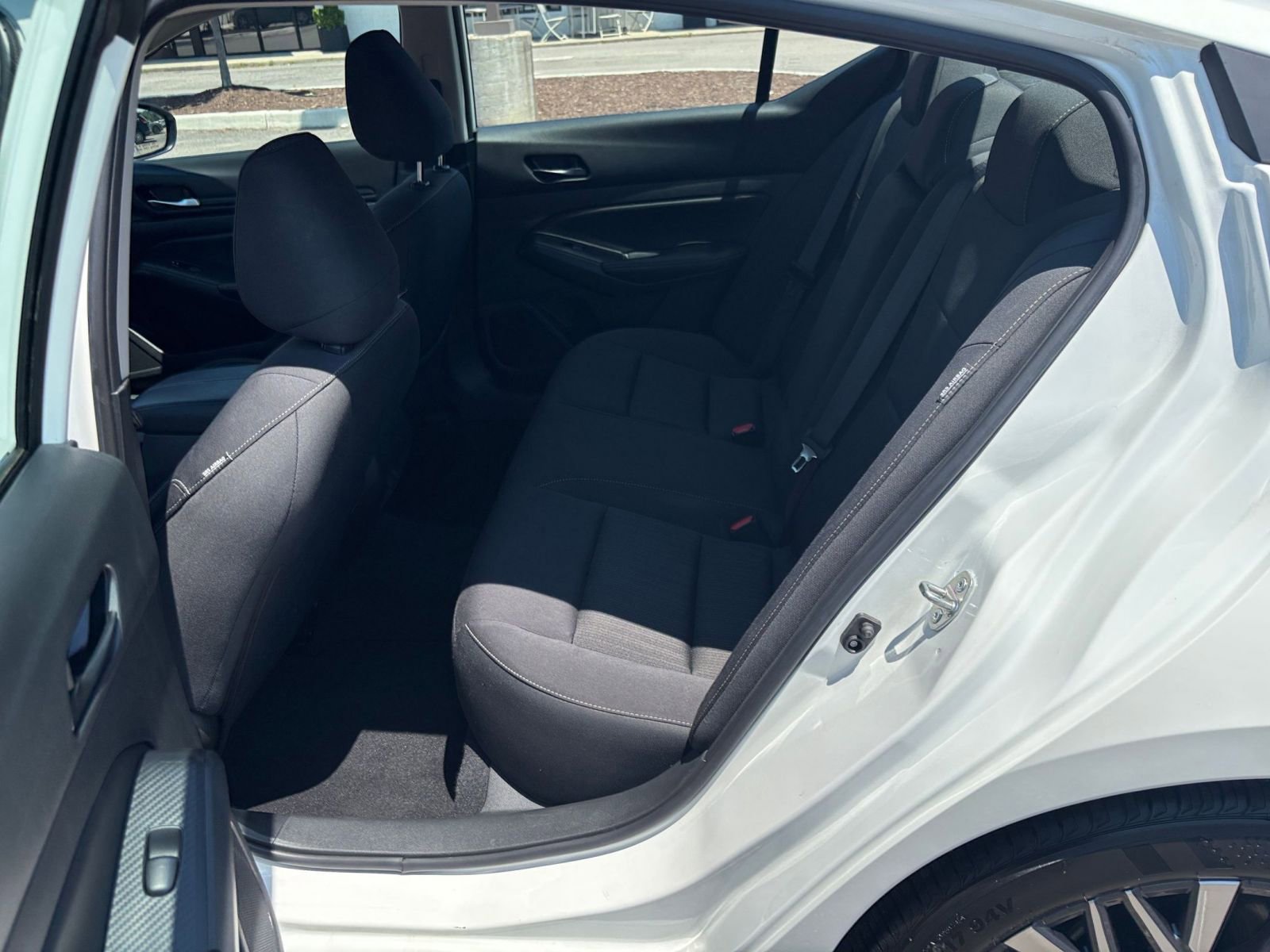 Used 2025 Nissan Altima 2.5 SV FWD image 27